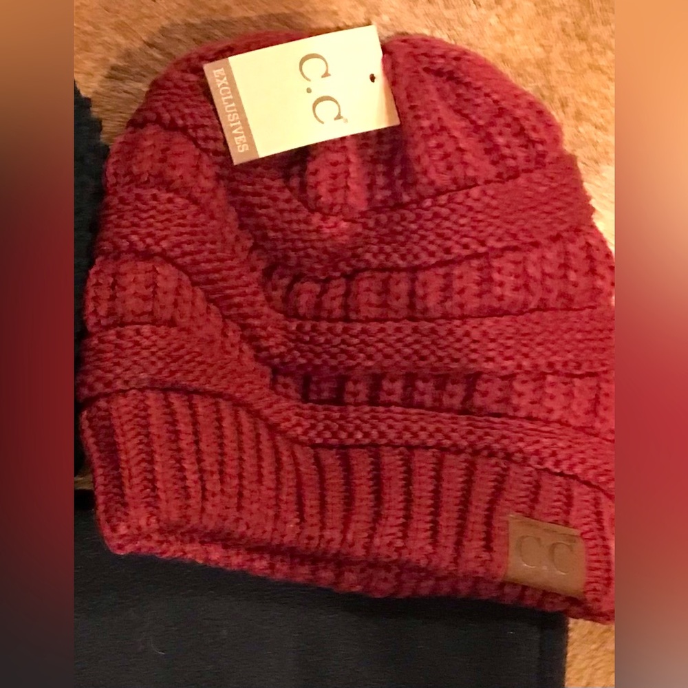CC Beanie - NWT - burgundy
